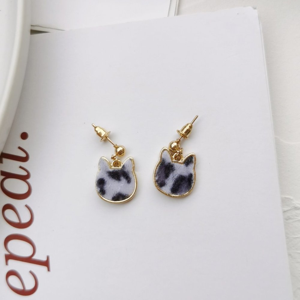 Sold💕Bundle of two🐱 Cat Mini Drop Earrings - Picture 2 of 5